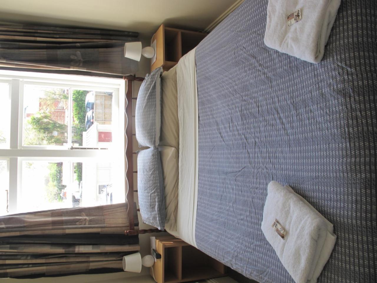 A Pousada Dorset House Backpackers Christchurch Exterior foto